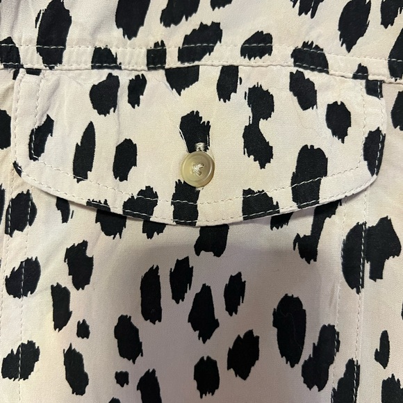 Chicos Silky Soft Dotted Cheetah Print Half Placket Button Down Shirt Sz1 - Picture 8 of 13